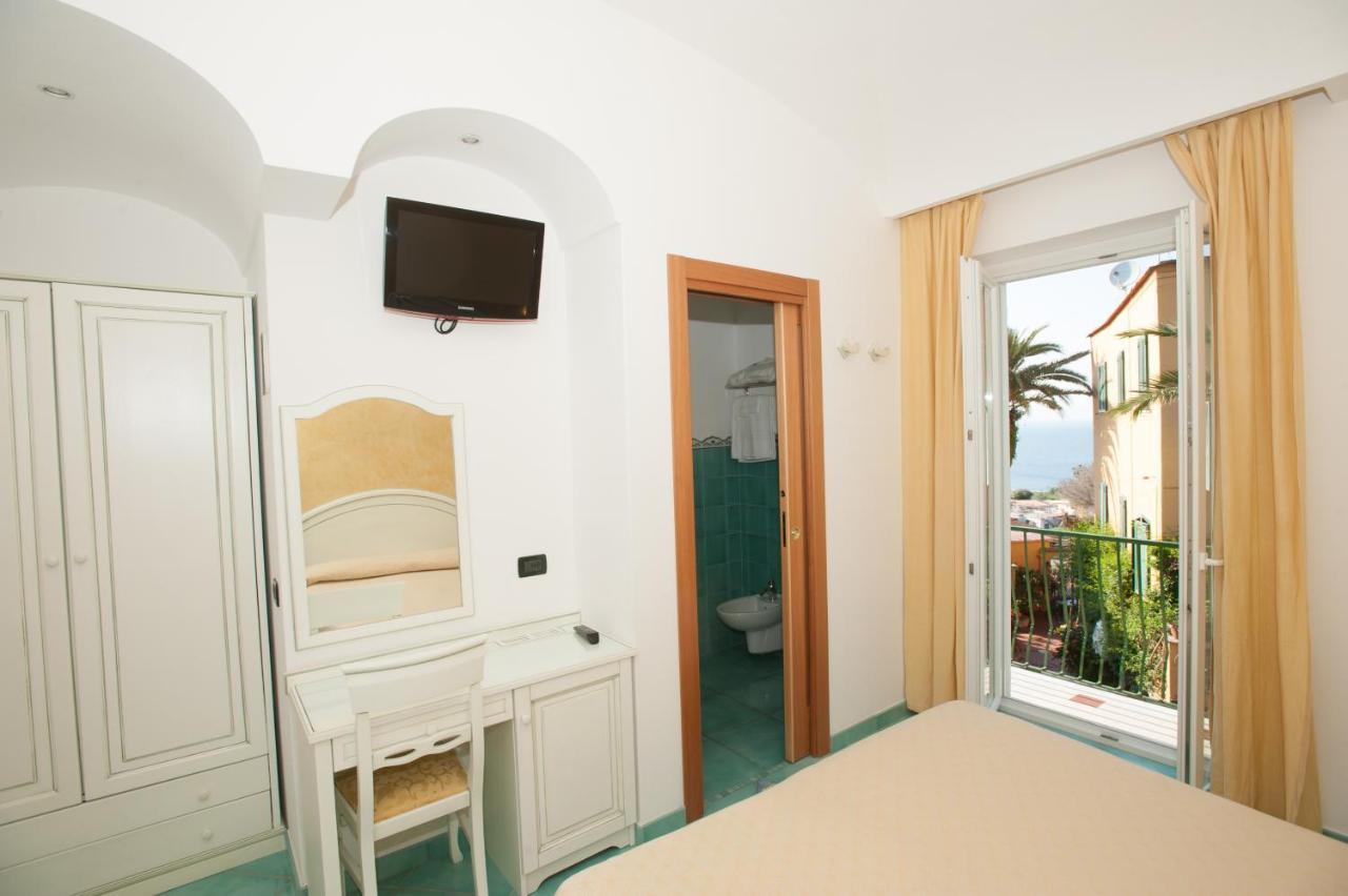 Hotel Villa Sirena - Thermae & Spa イスキア島 エクステリア 写真