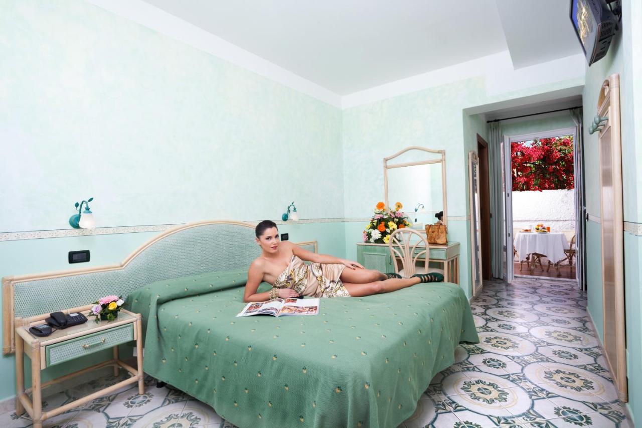 Hotel Villa Sirena - Thermae & Spa イスキア島 エクステリア 写真