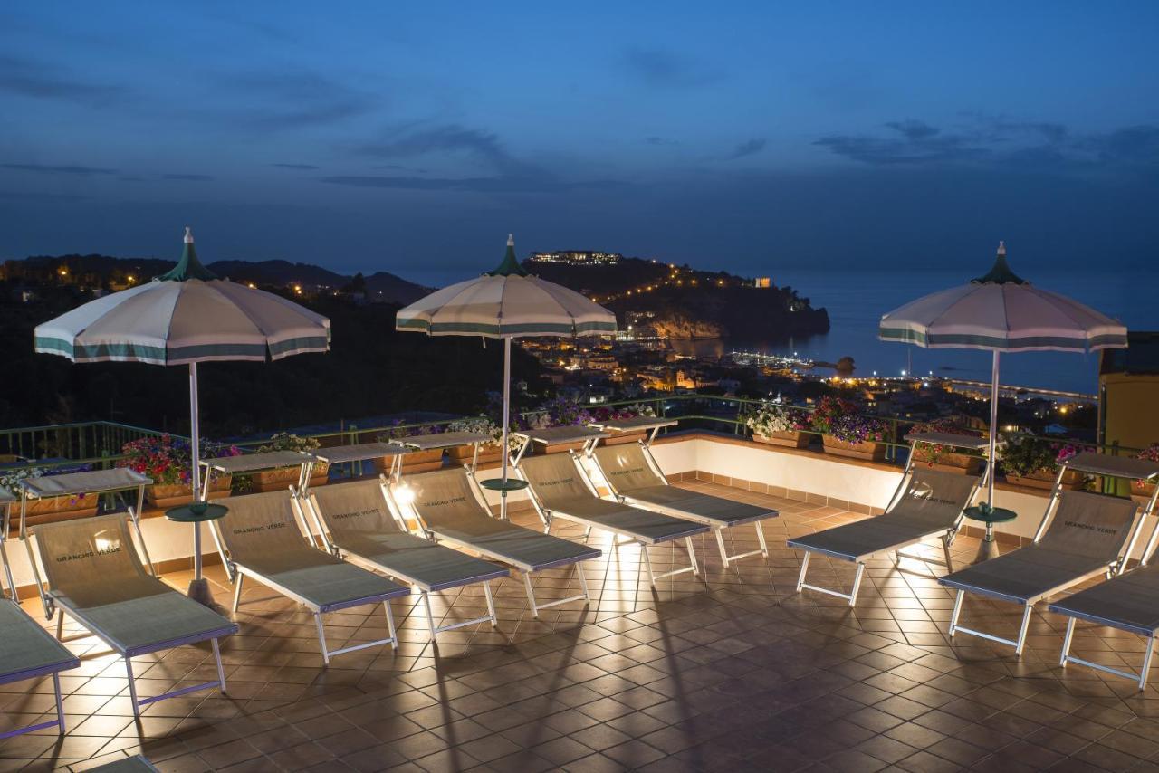 Hotel Villa Sirena - Thermae & Spa イスキア島 エクステリア 写真