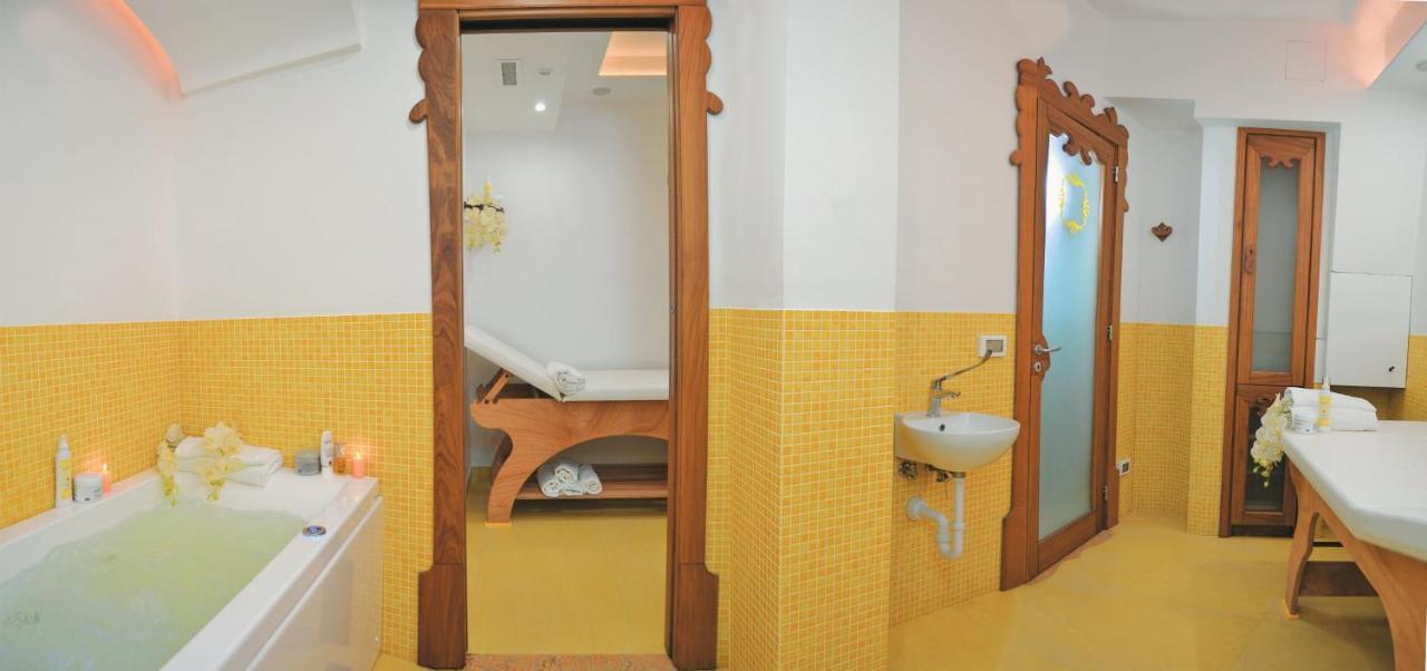 Hotel Villa Sirena - Thermae & Spa イスキア島 エクステリア 写真