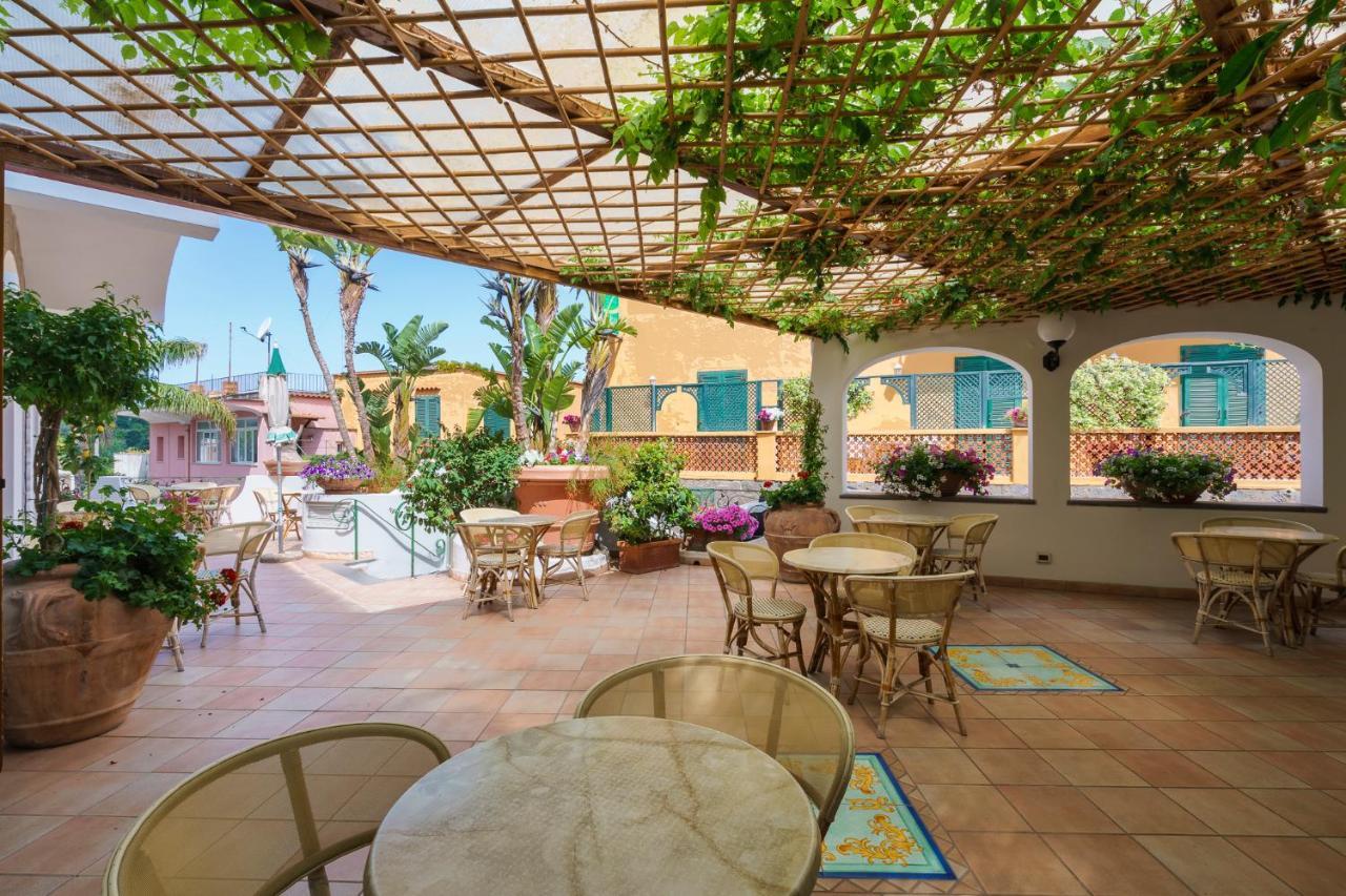 Hotel Villa Sirena - Thermae & Spa イスキア島 エクステリア 写真