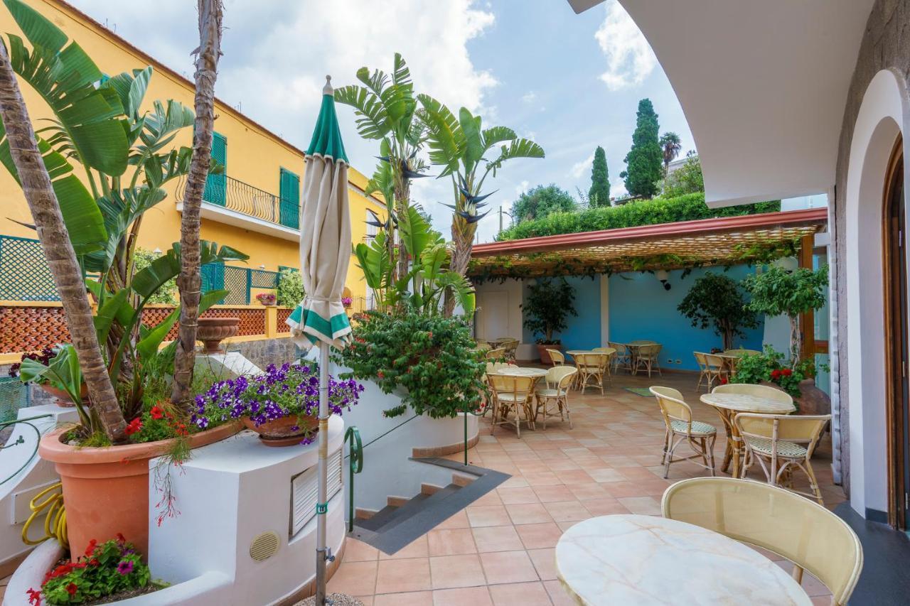Hotel Villa Sirena - Thermae & Spa イスキア島 エクステリア 写真